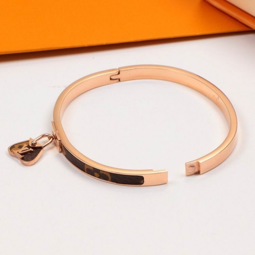 L.V. Bangle 152