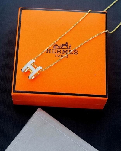 H.e.r.m.e.s. Necklace 023