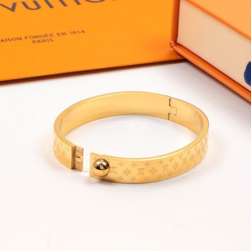 L.V. Bangle 085