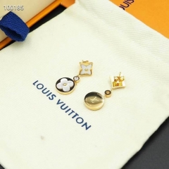 L.V. Earring 048