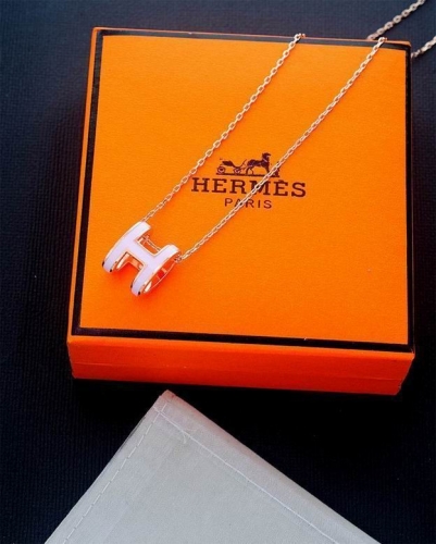 H.e.r.m.e.s. Necklace 018