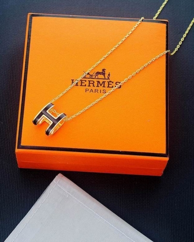 H.e.r.m.e.s. Necklace 016