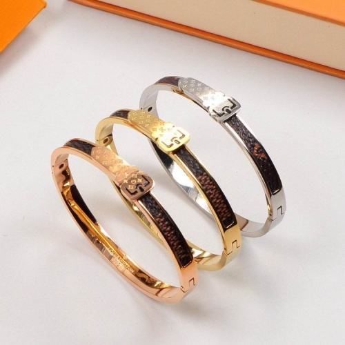 L.V. Bangle 084