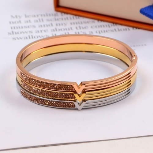 L.V. Bangle 065