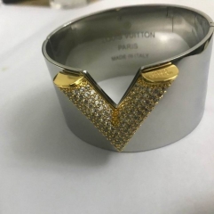 L.V. Bangle 265