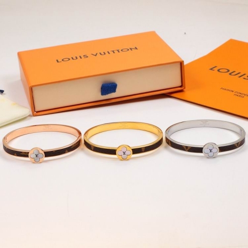 L.V. Bangle 138