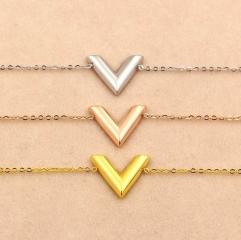 L.V. Bracelet 026