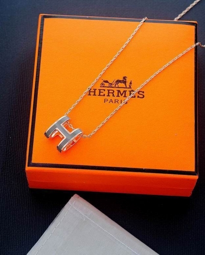 H.e.r.m.e.s. Necklace 025