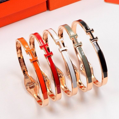 H.e.r.m.e.s. Bangle 400