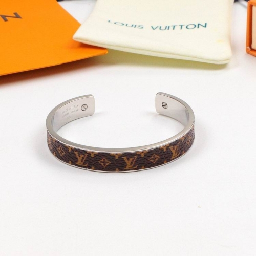 L.V. Bangle 122