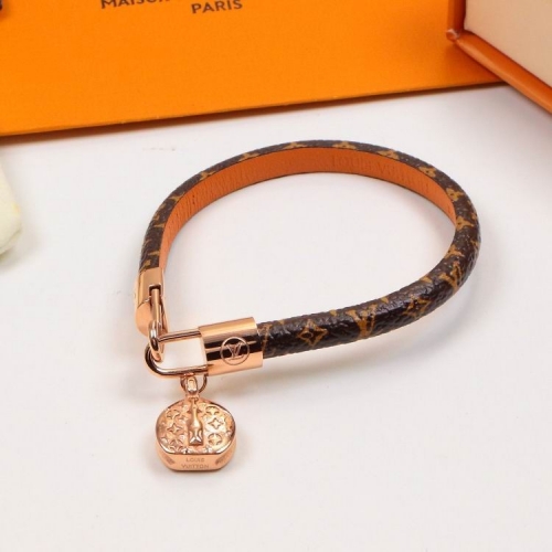 L.V. Bangle 032