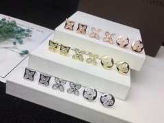 L.V. Earring 038