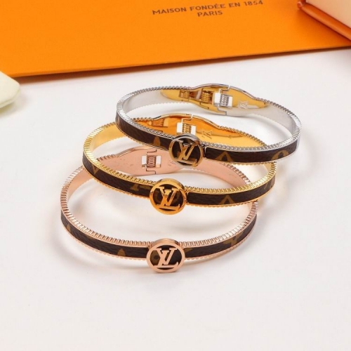 L.V. Bangle 151