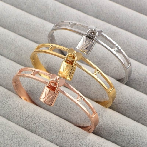 L.V. Bangle 209