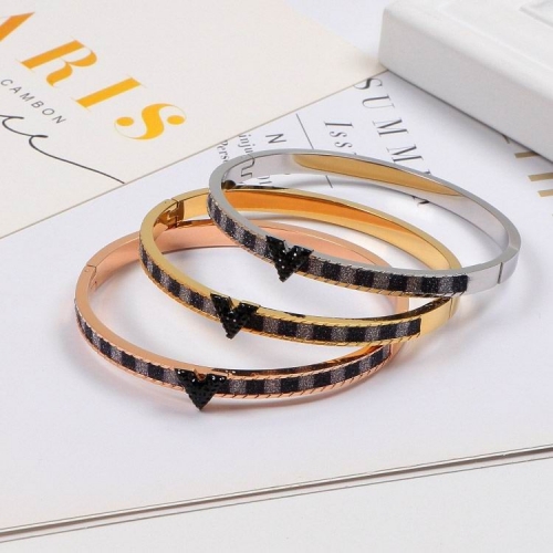 L.V. Bangle 102