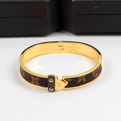 L.V. Bangle 231