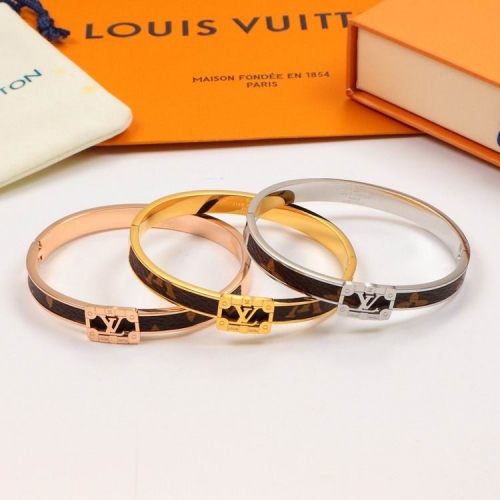 L.V. Bangle 145