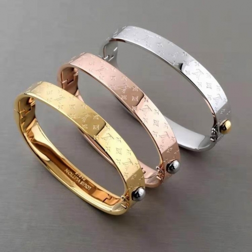 L.V. Bangle 009