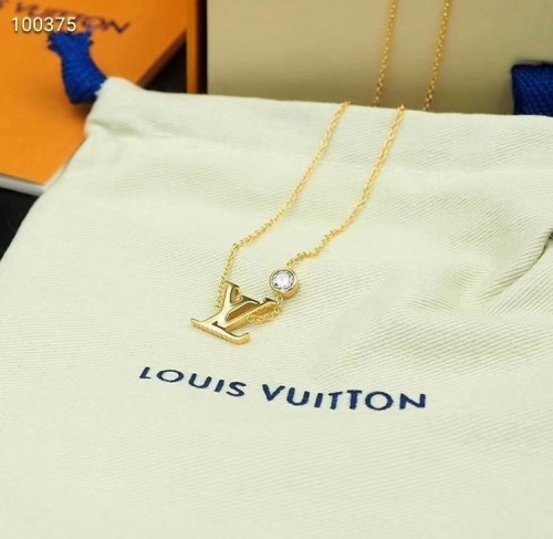 L.V. Necklace 092