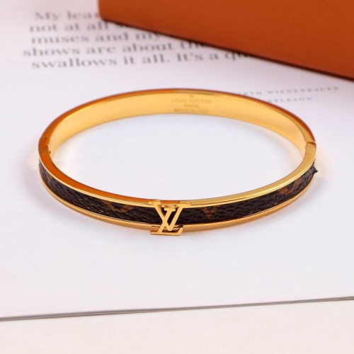 L.V. Bangle 069