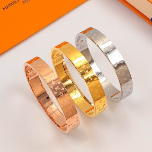 L.V. Bangle 091