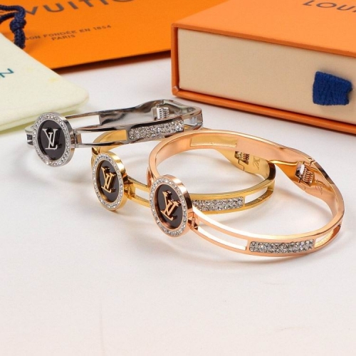 L.V. Bangle 096