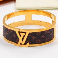 L.V. Bangle 254