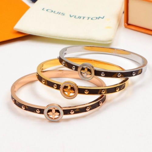 L.V. Bangle 133