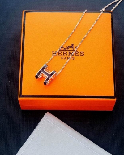 H.e.r.m.e.s. Necklace 015