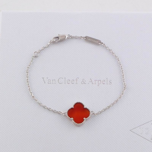 V.a.n. C.l.e.e.f. Bracelet 130