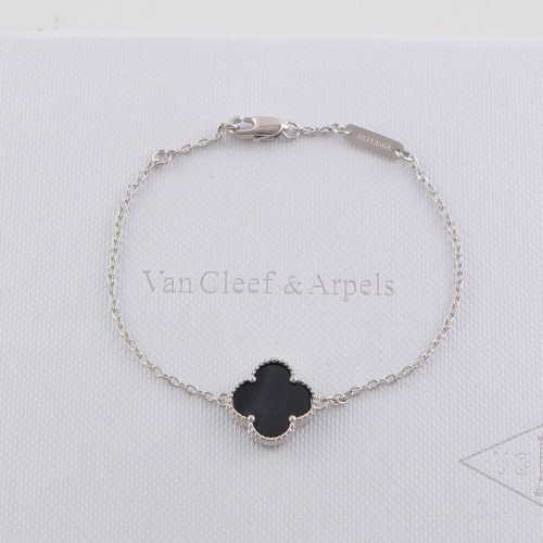 V.a.n. C.l.e.e.f. Bracelet 129