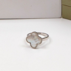 V.a.n. C.l.e.e.f. Ring 049