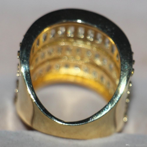 Hot Fashion Ring 1582