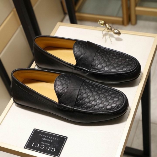 GUCCI Leather Shoes Men 056