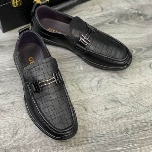 GUCCI Leather Shoes Men 107