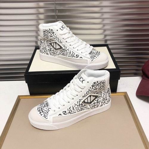 GUCCI Low Top Shoes 0110