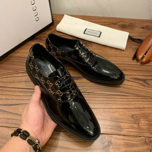 GUCCI Leather Shoes Men 086