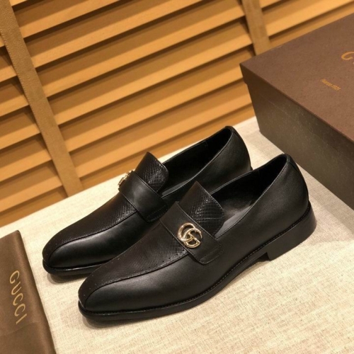 GUCCI Leather Shoes Men 135