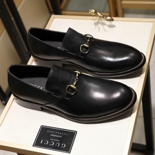 GUCCI Leather Shoes Men 053