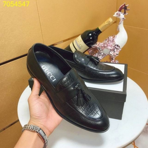 GUCCI Leather Shoes Men 048