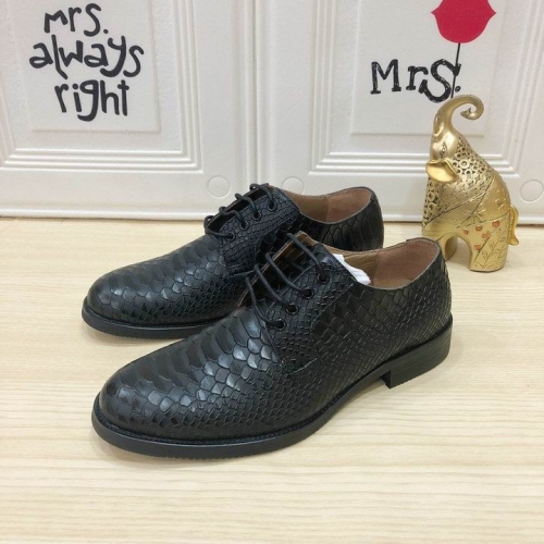 GUCCI Leather Shoes Men 061
