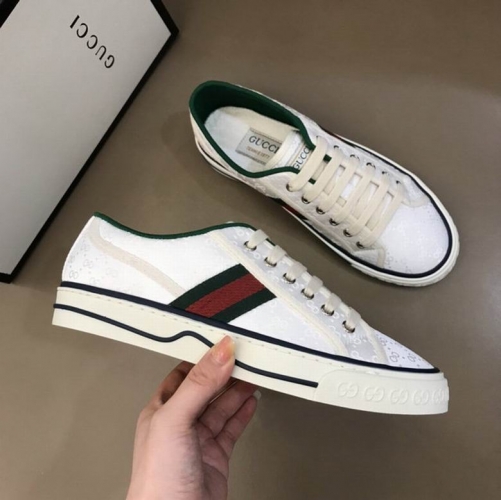 GUCCI Low Top Shoes 0004