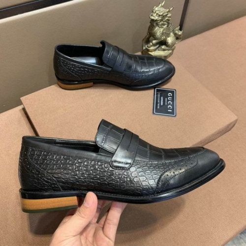 GUCCI Leather Shoes Men 143