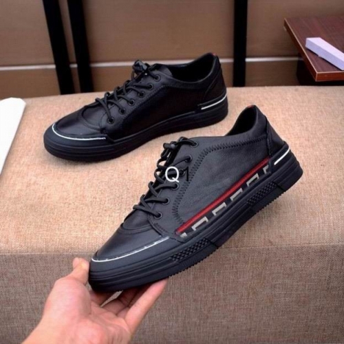 GUCCI Low Top Men 0354