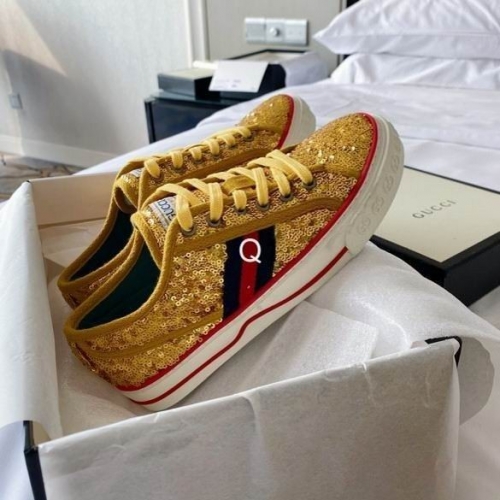 GUCCI Low Top Shoes 0102