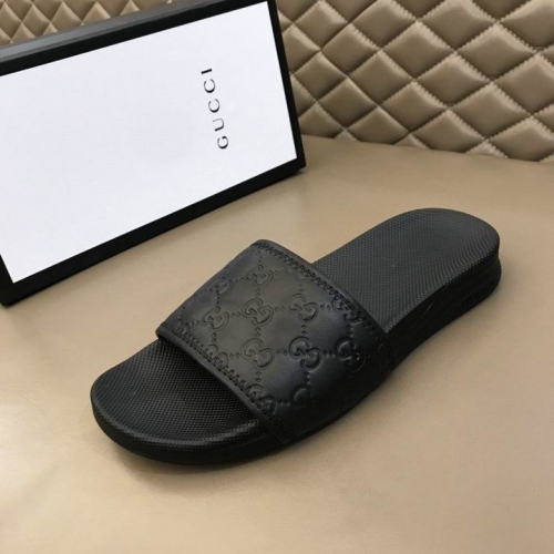 GUCCI Slippers Men 177