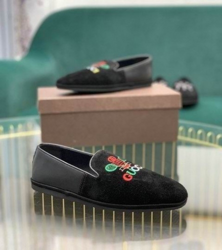 GUCCI Casual Dress Shoes 0111