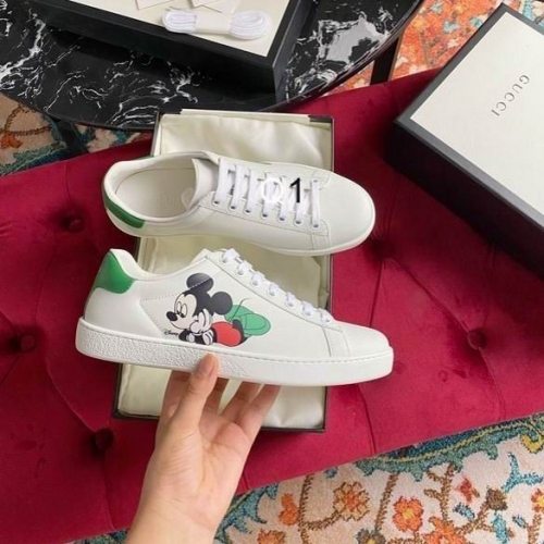 GUCCI Low Top Shoes 0082