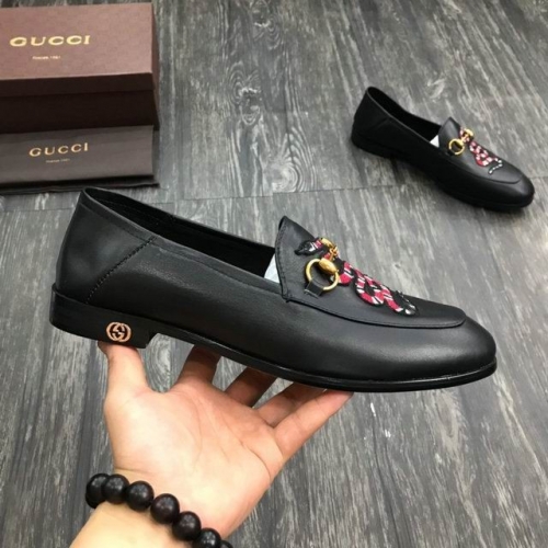 GUCCI Leather Shoes Men 209