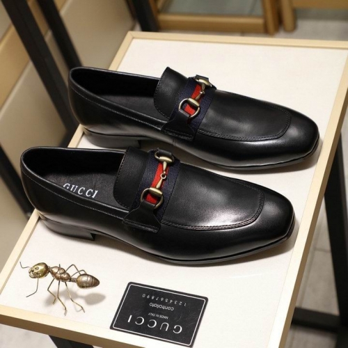 GUCCI Leather Shoes Men 052